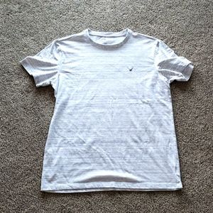 American Eagle Classic Fit Crew Neck